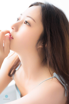 《乳环女》在线播放
